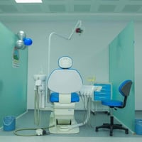طالبات طب اسنان • جامعة السليمانية • قلع تنظيف حشوات