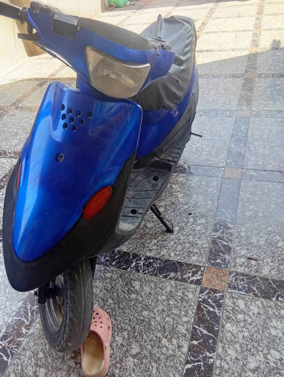 دراجه تسعه زروف دراجه ماخذ حاويه ما مفتوحه كهرباياته شغال ب250بيا مجال بصيط مكاني قرنه ***********
