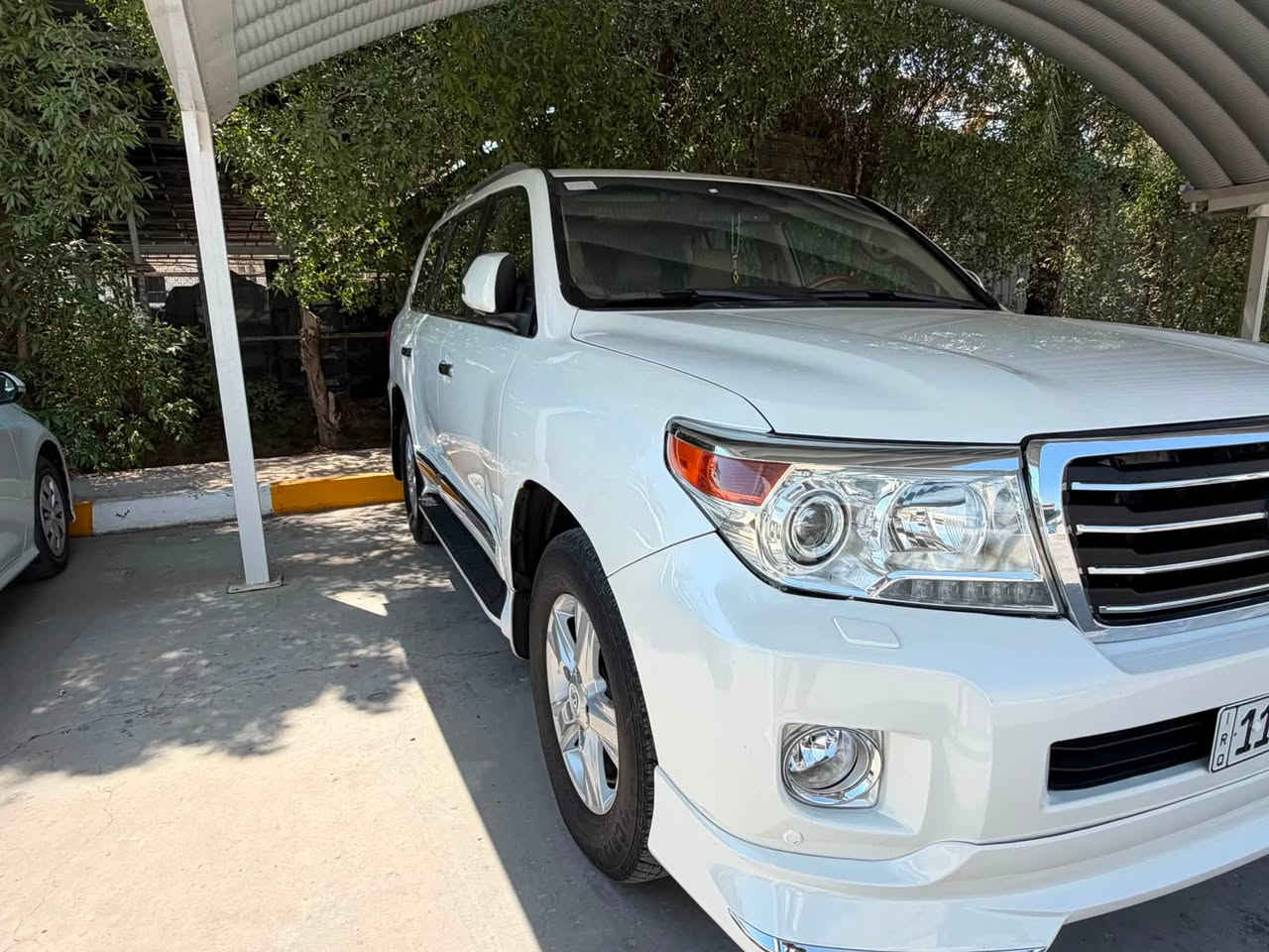 السلام عليكم ،،، 🫡 

للبيع لاندكروزر 2009 VXR 🚨
مواصفات لكزز اعلى مواصفات فول 1/1 💥
السياره محدثه 2015

رقم بغداد مميز باسمي سنويه وهزه جديده
مكينه V8 حجم 4700🔥🚀

مواصفات السياره ⚡️

جكات توازن للسياره
تشغيل عن بعد
ستيرن كهرباء وترحيب
حساسات امامي خلفي
كاميره
زراكات لايت
فتحه
لايتات ماطور كهرباء
شاشة دشبول ليزري
٦ بصمات ابواب وتشغيل
نظام دفع ربعاي وانحدار
DVD
فول تحكم ستيرن
سيدي جنجر 
ثلاجه
اناره ترحيب ابواب ودوسات ومري
كراسي الاماميه كهرباء ومساج
منظومة زنون كامله اصليه
مري شفط واناره
جام الاربعه اوتو يصعد وينزل من الريمونت 
ويل 18 تايرات جبليه
مرايه عاكس ضوء اوتو
نظام سستم صوت
كشنات جلد
بعد بيها مواصفات متحضرني 

⭐️السياره بدون اي نقص واحد عليها سيرفس جديد لمنظومه البانزين والاحتراق بلكات نوزلات فيول بمب كله جديد

🖌️كير ، مكينه ، تبريد ، شواصي مكفولات حتى الصدر كفاله السياره بدون اي نقص جاهزه وكامله

📌السياره مصبوغه حزام بسبب بعض الاماكن مصوفره ومكان الخطه طابع 
السياره مكفوله من الحادث والضرر 🚦

مكان السياره / بغداد الكرخ📍
السعر 275 💲 وبيها مجال

للاستفسار 📱 ***********

