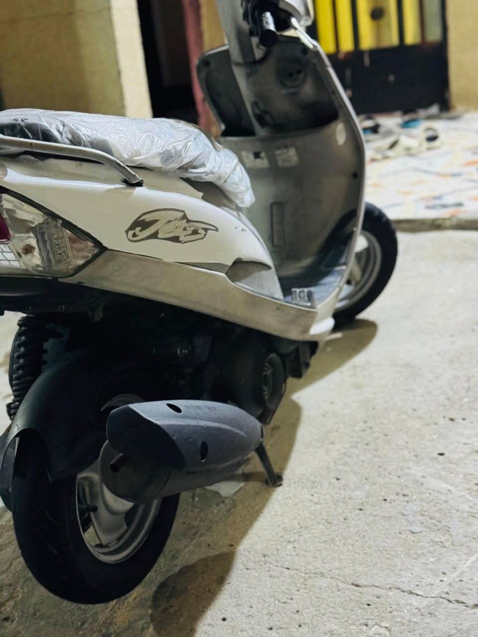 دراجه ماكس قجمه بلاد صاله 3شهر من نازله من رمبه مكان البصره الزبيرر رقم الهاتفف ***********
