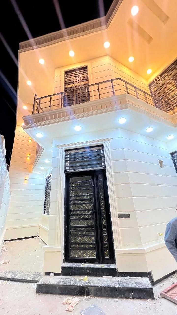 دار سكن للبيع
طابو زراعي سند 25 
معاملة تطويب 
ديوانية التقية الثالثة
داخل مجمع الروان 
موقع مميز جدآ 
بداية المجمع قرب البوابة
بداية شارع 15 
بناء حديث طابقين مسلح
يحتوي على.... 
غرف نوم عدد 4 / صالة عدد 2 / استقبال
مطبخ حار+بارد / مجمع صحي عدد 4 گراج سيارة
                        مراجعة
مكتب مهدي العتابي للعقار 
ديوانية الجزائر مقابل فندق برج الامراء
للاستفسار.. 
*********** مهدي العتابي 
*********** حيدر الفتلاوي
***********
