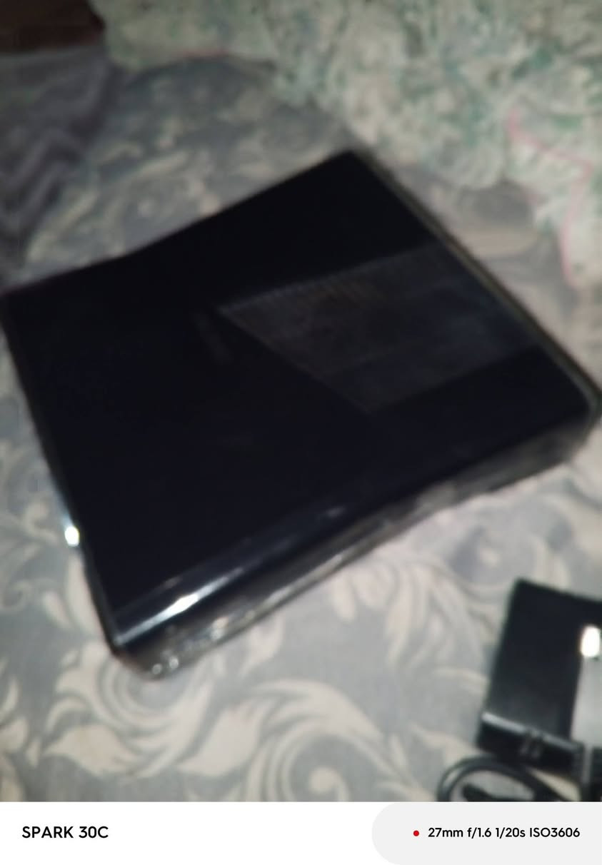 اسلام عليكم اكس بوكس 360 جديد للبيع يده واير HDMl مال شركه XBOX يده مال شركه ماكو شي تجاري ومحوله مال شركه تاخذه عطل اي شي ترجعه اضمنلك جهاز  
عنواني تكريت القادسيه قطعه خمسميه رقمي ***********

نص مكتوب في الصور:
- SPARK 30C 27mm f/1.6 1/24s ISO3435
- SPARK 30C 27mm f/1.6 1/20s ISO3606
- SPARK 30C 27mm f/1.6 1/24s ISO2535
- SPARK 30C 27mm f/1.6 1/24s ISO2193
- SPARK 30C 27mm f/1.6 1/40s ISO1490
- SPARK 30C 27mm f/1.6 1/24s ISO3257
- SPARK 30C 27mm f/1.6 1/20s ISO3919
- SPARK 30C 27mm f/1.6 1/20s ISO4424