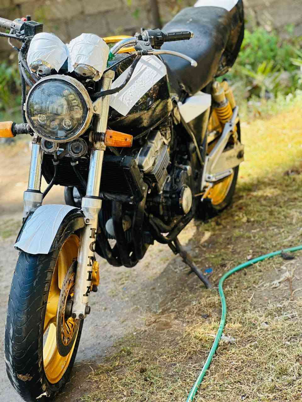 للبيع بطح  سبي فور 400
جيل الاول16ولف 
  وراق أصولي دراجه مكفوله كفاله عامه
 اول وثاني وثالث  بطناش 
 مكينه وكير كفاله دراجه بلاديه كله برغي مابيه نقص نضافته  كدامك صورة كهرباياته كله شغاله لايت بك لايت   دشبول كله شغال   صالنصه رياضي صوت رعيد  فصله نار
 تايرات جدد 
معدل ١٨٠ شرط  نكره بكل وقت 
السعر1350 مليون وتلثميه وخمسين 
وبيهة مجال للشراي شراي

***********
