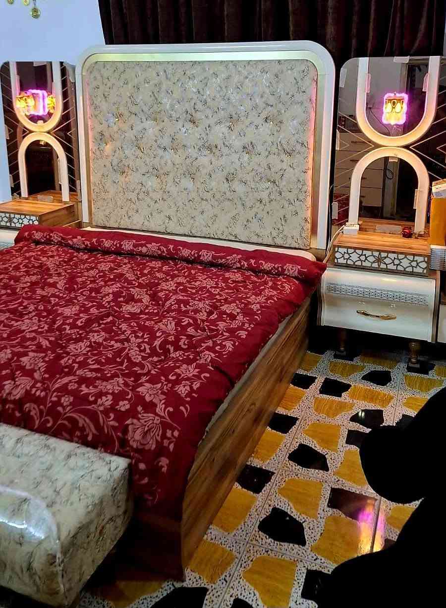 غرفه تركي ٩قطع اخت الجديدة ديوانيه شارع الخصيمه السايدين قرب زها مول الجهه الثانيه جهه قصابيه السجاد داخل الفرع بضبط يوجد خدمه توصيل ***********

