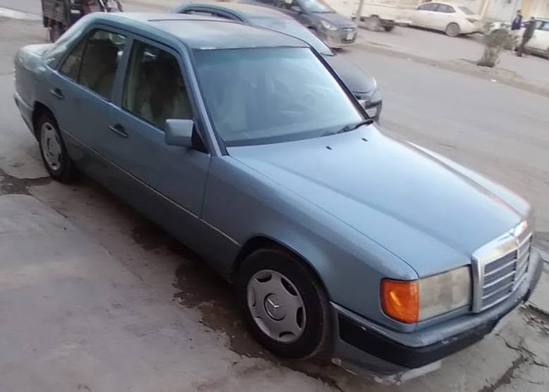 السلام عليكم
دب 300
موديل 91
محرك و كير بطة 
حجم المحرك 2500
مصبوغه عام
تبريد + كهربائيات شغاله 
رقم صلاح الدين
مكان السياره صلاح الدين . سامراء 
السنوية بأسمي تحويل مباشر 
السعر 40 وبيه مجال للشراي 
***********
