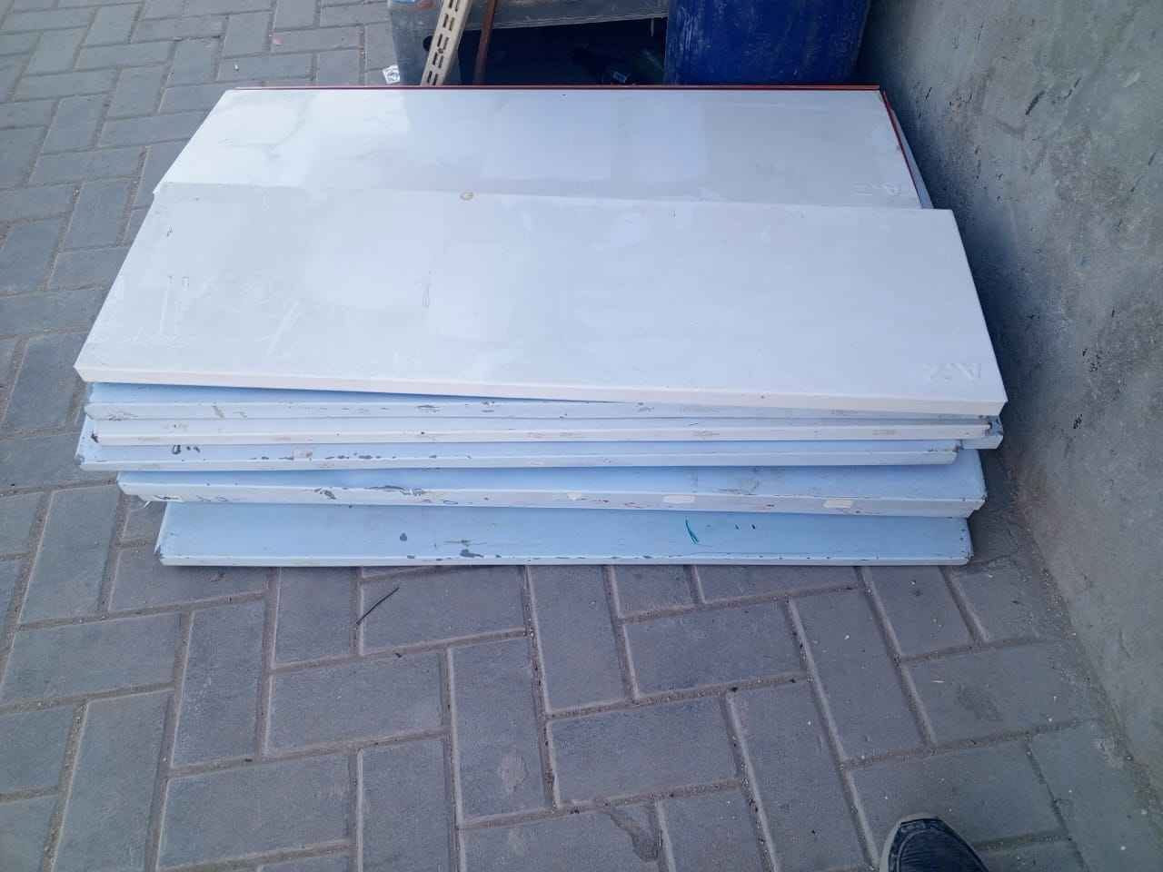 غراض محل اسواق للبيع رفوف جداري كامل رف وسجه وحماله سفينه اربعه متر سفينه دائرية كيكه 
مكاني بصرة  حيانية *********** البصرة, العراق
