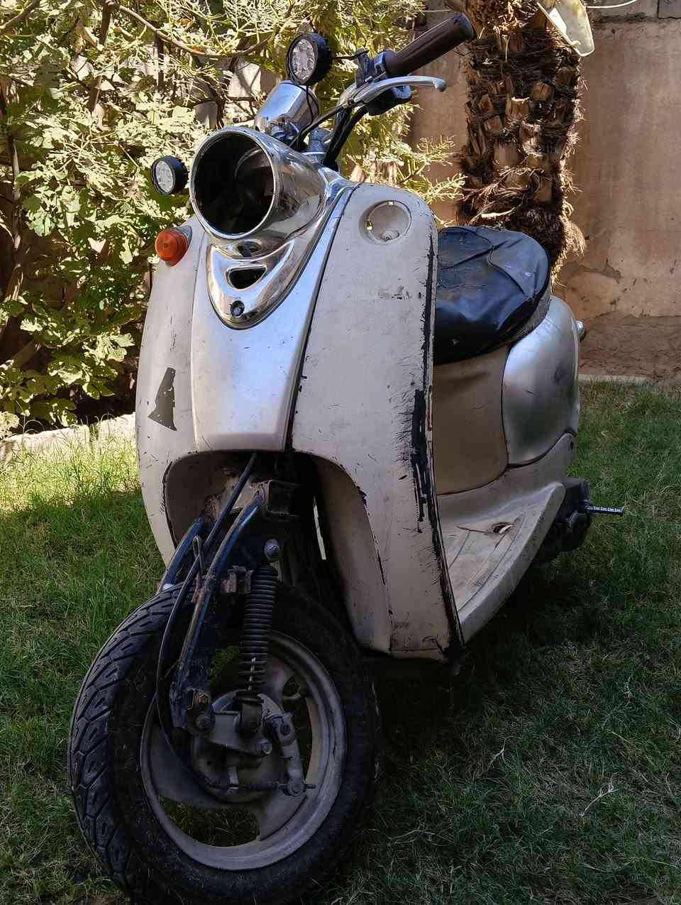 دراجه عبد الحليم للبيع
سعر 175 وبيها مجال حك جيه مكانها حي نداء 
دراجه شغاله شرط نقصها فقط باتري سلف كهربايات شغاله 
متواجد خاص او ع وتساب ***********
