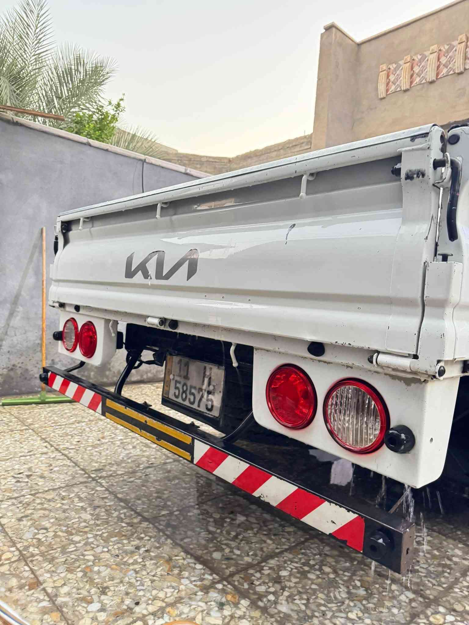 السلام عليكم
كيا حمل للبيع 
مديل 23
نوع المحرك 2700
رقم بغداد 

كشنات جلد
شاشه 
تحكم ستيرن 
ربع مسكر 
ارضيه مسكر 

العنوان بغداد المعامل 

السعر 143$

‭***********
