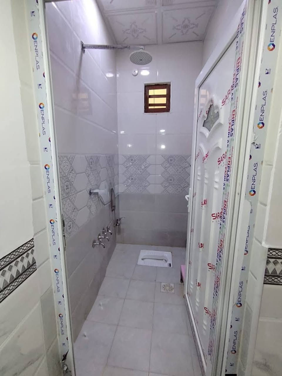 دار للبيع مساحة 54 متر بناء جديد
واجهة البيت 4متر و80 والنزال 11متر ونص 2 غرف نوم 
وصاله ومطبخ 
التفاصيل موضحة بالصور 
طابو زراعي سند 25 آقرار محكمة من صاحب الارض مباشر الموقع كربلاء
( حي موسئ الكاظم عليه السلام ) 
قرب فندق البارون
للمزيد من التفاصيل الاتصال على الرقم التالي 
***********
