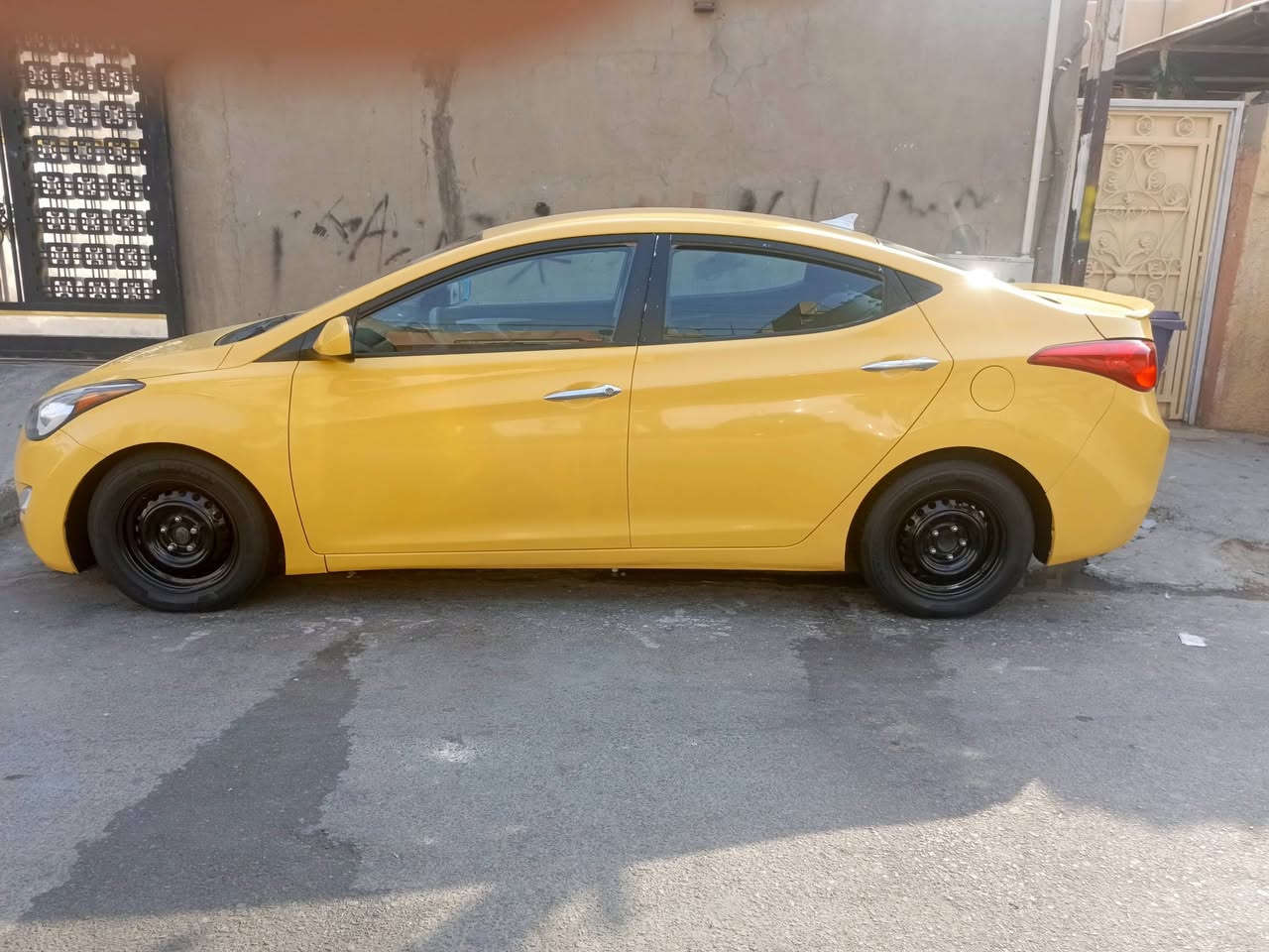 سلام عليكم للبيع النتره 13رقم بغداد. امريكي احادثها باب
 راكب فقط بدون دواخل ..         مكينه 2000  دوش ..
مكينه وكير مكفولات ...صدر امامي و خلفي جديد. ...
تخم تأير جديد.  .      100 ماشيه حقيقي ..من سنتها عد صديقي ..         تبريد ثلج ..          دواخل شركه ..    
فول عده فتحه ...       سياره جديده بوضع شركه ...
سعر 95 ورقه وبيه مجال ...       مكاني بغداد الورفلي ❤️ 
الرقم  ***********.          اتصل واني خادم 😇 
 تحويل مباشر بسمك 😇.       غير متواجد عل نت 😉

