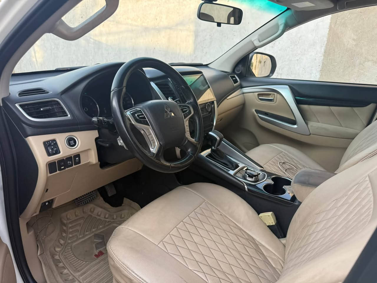 بايجيرو كفاله عامه رقم شمالي الجديد فول مواصفات السعر 180 بي مجال
***********
***********
