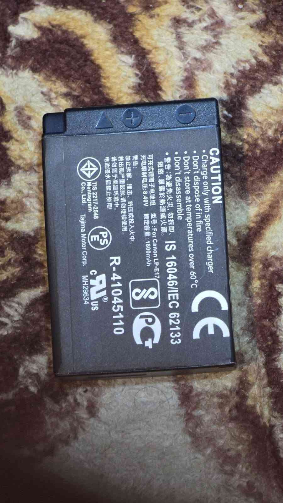 كانون 850D • نظيفة • مع عدسة