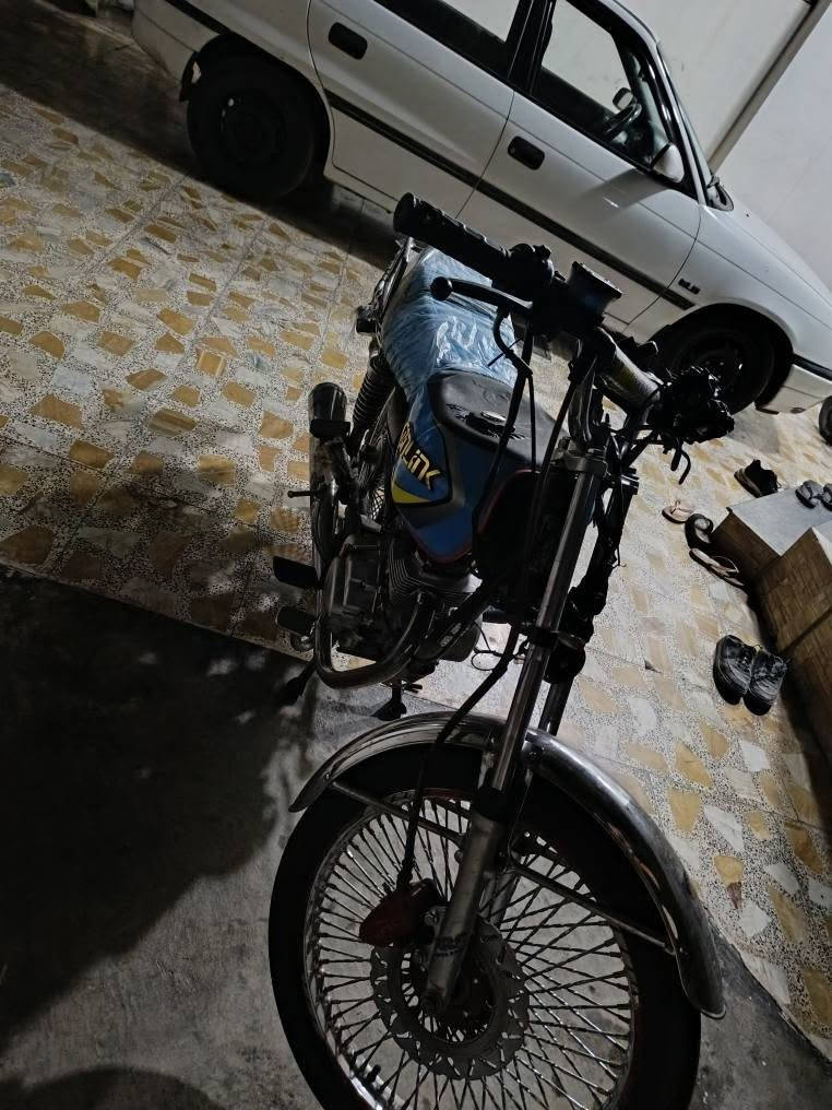 للبيع دراجه سونك ٢٣ ولف عوج و جبنه ينطي دهن سعر ٣٠٠ بيه مجال مكان كركوك دراجه شغال شرط بس ولف عوج رقم *********** كركوك, العراق
