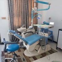 للبيع عيادة اسنان متكامله ، استعمال قليل ونظيفة وبسعر مناسب مكوناتها :...