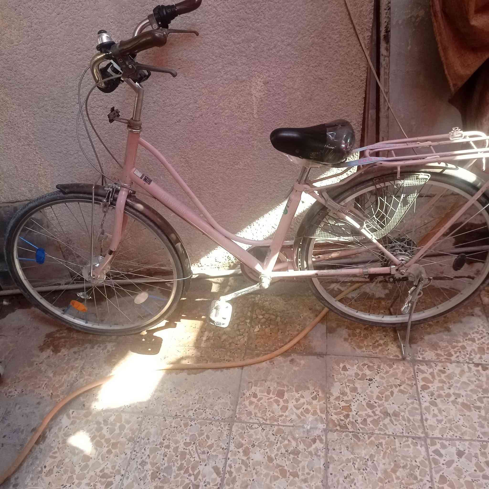 سلام عليكم  عندي هاي لبسكلات ثنينهم البيع  بس الزرق زنجيل فالت اليريد ثنيهم ابيعهن  مكاني الحريه الثانيه هذا رقم التواصل *********** سعر 150
