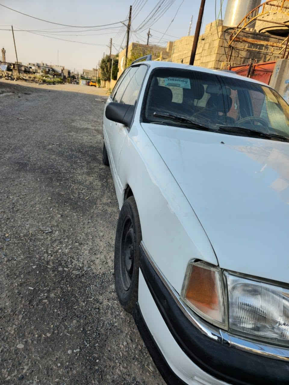 سلام عليكم اخوتي عندي هاي سيارة موديل ثنين وتسعين  شرط تحويل  سيارة مصبوغة عام جمالية يعني بدون حادث بيها مكانات معحون سيارة كلها شرط مكينة وكير كلو شرط سعرها 27وبيها مجال اخوتي  *********** ممتواجد ع فيس خبرع رقم وتدلل
