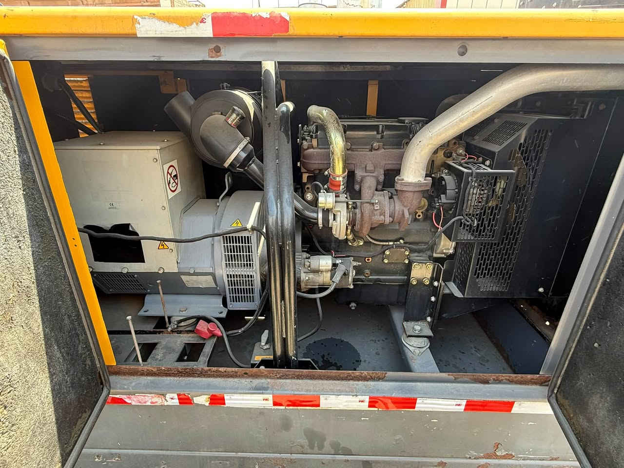 السلام عليكم
بيركنز 88kva بريطاني 
كاتم للصوت اطلس 
ساعات العمل 10 ساعه فقط زيرو 
نظام اوتو حمايه فول اوتماتيك
وضع بلاد شركة  
أربيل صناعه جنوبيه 
نظام اوتو حمايه فول اوتماتيك
وضع بلاد شركة  
🚚يوجد توصيل الى جميع المحافظات وبضمان🚚
🚚كياندن هةية بو هةموو شاركان بةكرينتى🚚
 للاستفسار:
 ابو علي 
***********
***********
***********
