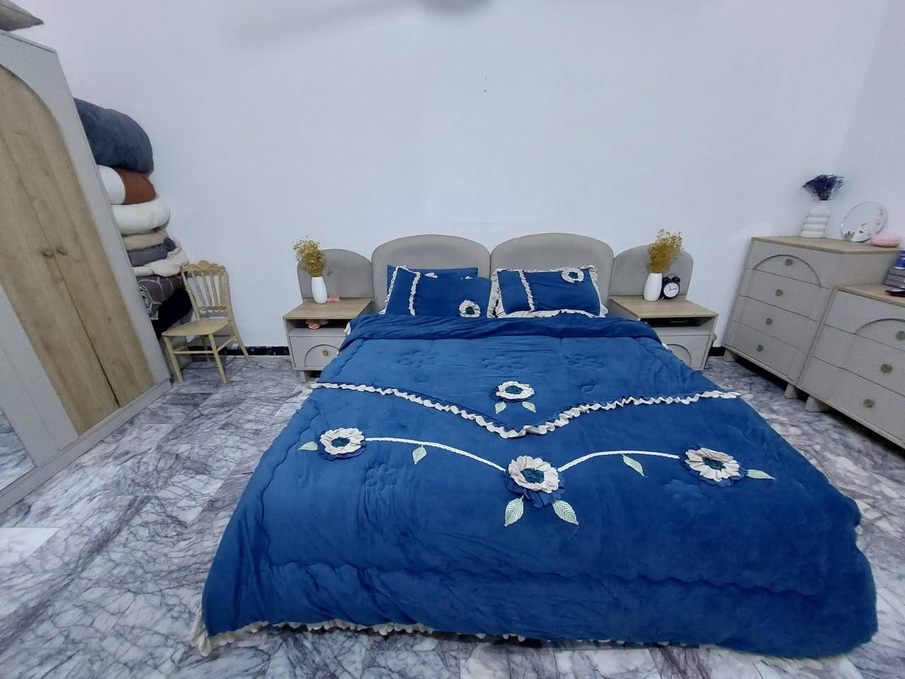 غرفة نوم • مستعمل • نضيف