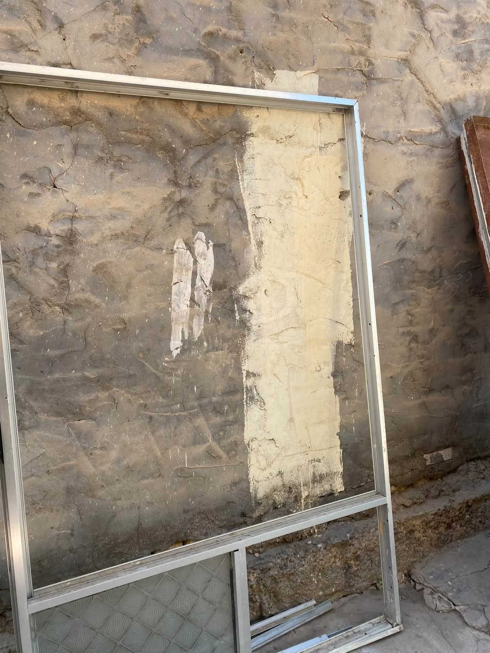 ‏سلام عليكم جان خانة للبيع سعرها 200 وبها مجال ***********
