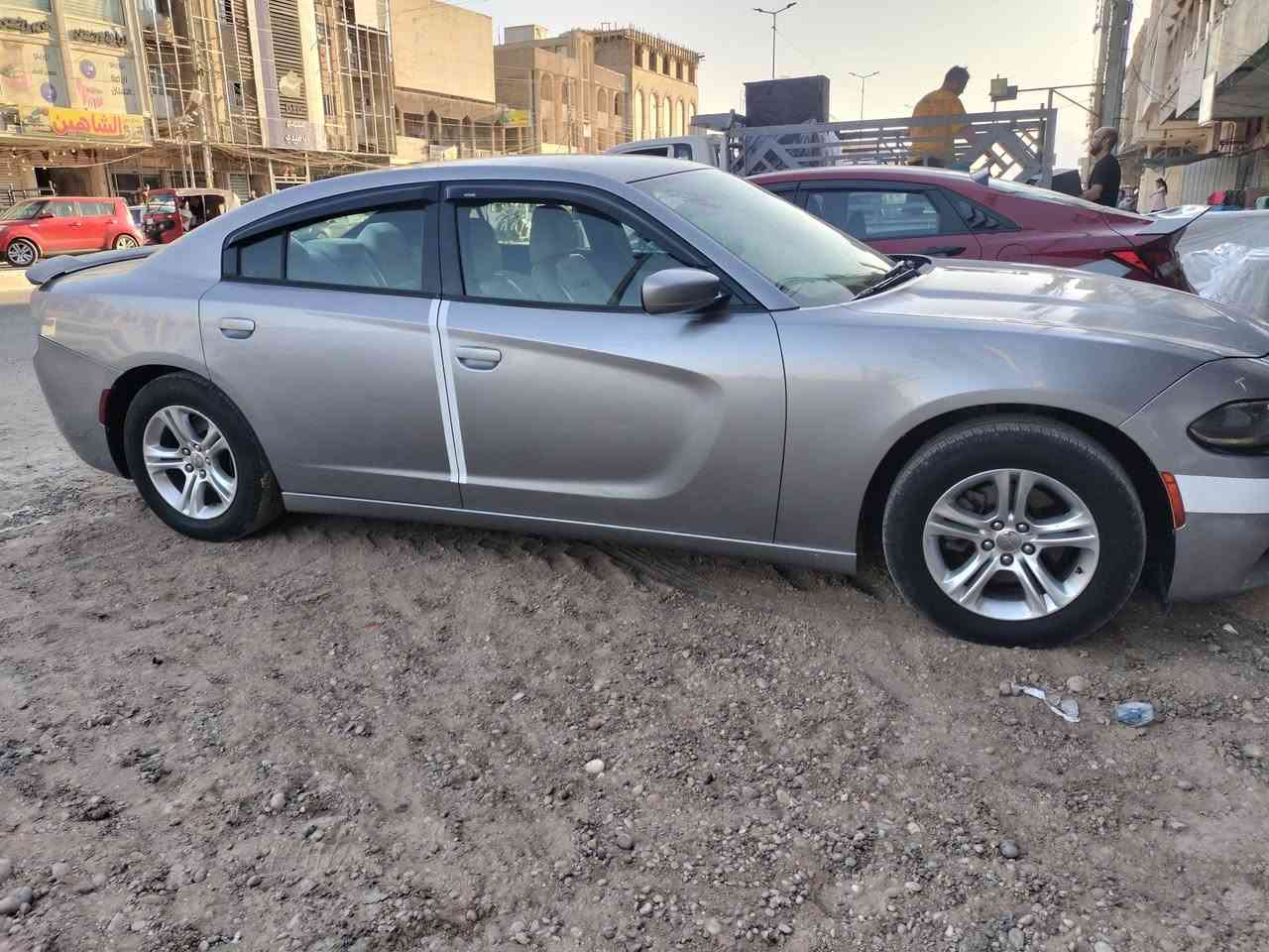 سلام وعليكم
جارجر موديل 2015 بغداد بسمي 
تو ويل 
مكينه 3600
وارد كندي 
ماشيه 190
حادث جاملغ ونص البنيد واني صابغ باب اثر شخوط بدون لا لغد ولا شاصي سونار موجود 
Sxt
داخل أبيض 
سياره جاهزه كير مكينه صدر تبريد كل نقص مابيهه فقط صدر امامي شمعات 
عنواني بغداد 
لتواصل ***********
سعر 170/بيهه مجال بسيط
