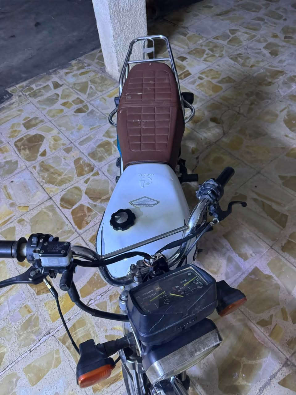 5 كير موديل 21 اوراق موجوده الدراجهه برغي مامفتوح بيهه بس هسه صار بيهه دخانه ونقص باتري فقط وكلشي بيهه شغال العنوان بغداد الشعله ***********
