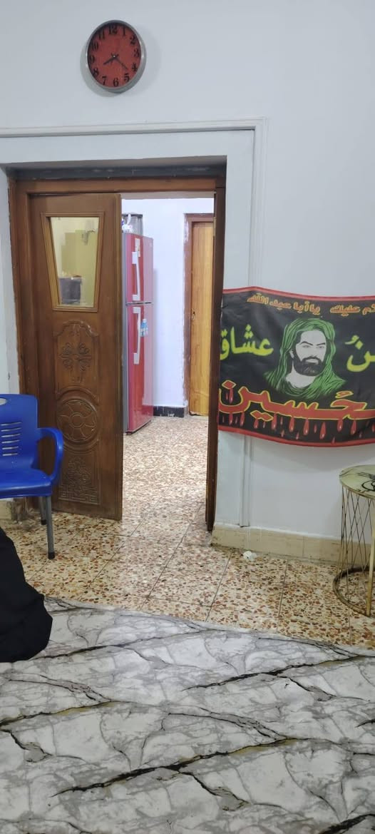 بيت للبيع بلحيانيه بلربعه خلف مدرسه التحدي طابو صرف يتحول مباشر طابقين طابق الاول كونكريت يتكون من غرفتين وصحيات واستقبال وصاله ومطبخ وطابق الثاني سندويج يتكون من غرفتين وصحيات مساحه 150م السعر 125 وبي مجال إستفسار خاص
