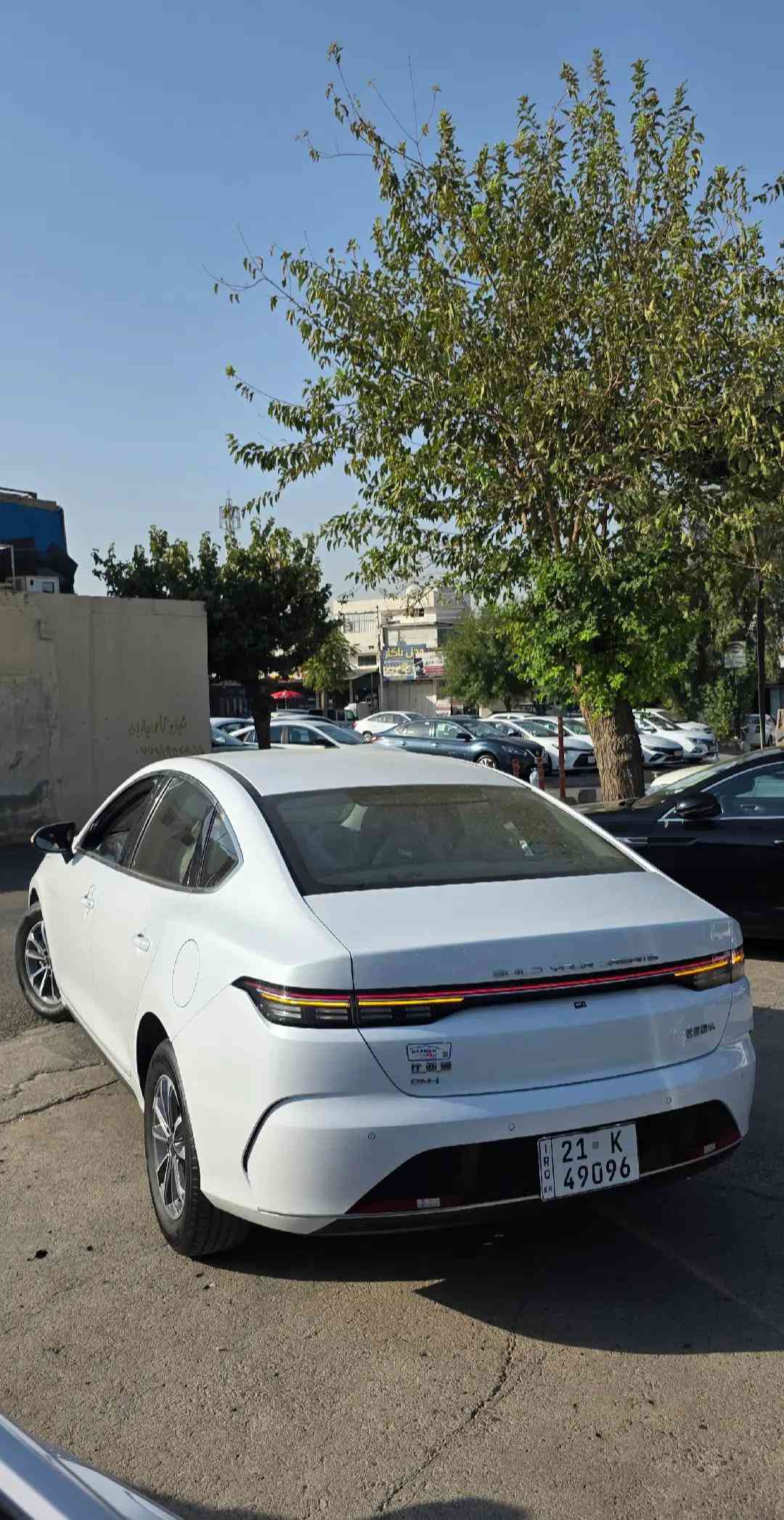 ـ05 BYD ـ2025 بی بۆیاخ مواصفات   ئاوینە ئیشارات ،  ناو سپی ،  کوشن جلد ، گیچ ئەلیکترۆنی ، ویل کڕۆم ، سوکان ڤۆلیوم ، سوکان تەلفون ، کامیرە ، حاسە ، لایت لید ، ویل کڕۆم ، دەسک بصمە ، بگ لایت لید ، دوای حاسە  ـ23.000 Km بۆ زانیاری زیاتر کۆمینت یان پەیوەندی بکە ☎️.  ***********📞 *********** 📞  ناونیشان سلیمانی شەقامی مەلیک محمود  Salahaddin Auto — معرض صلاح الدین  https://maps.app.goo.gl/GTqjTbohj8BvP
