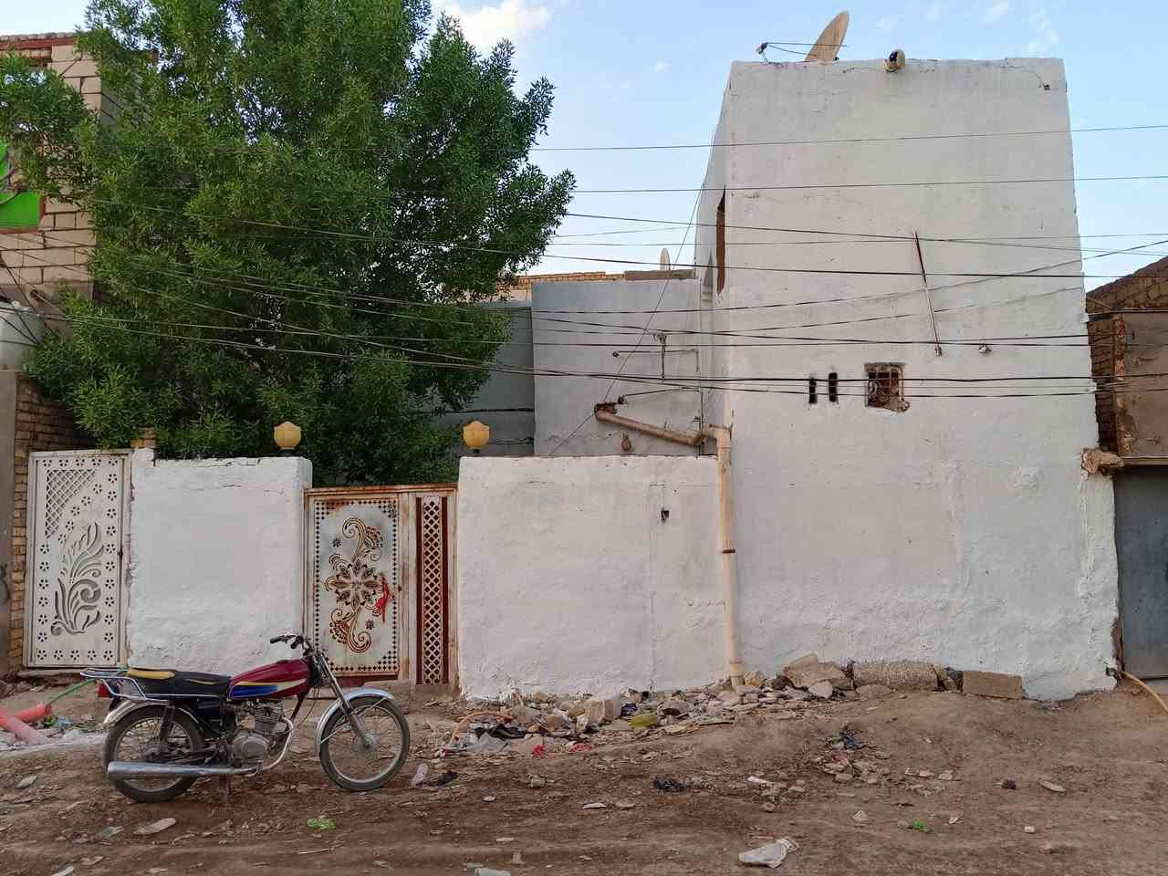 بيت للبيع • ١٠٠م • ٣ غرف