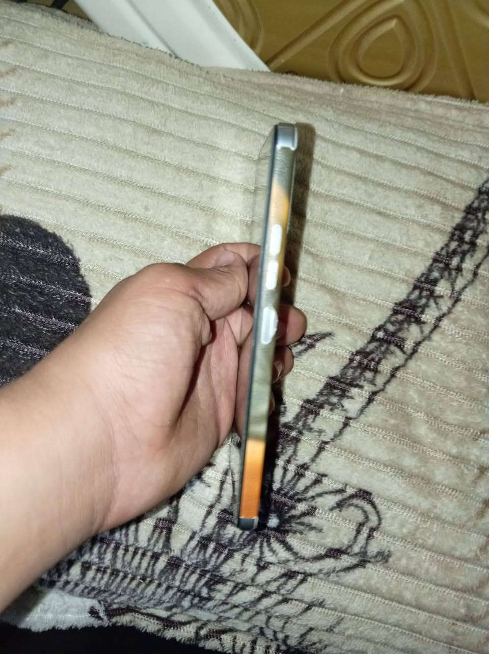للبـيع جهاز تكنو سبارك 40
نضيف ما طـــآب تصليح ابد والله العظيم ذاكرة 256  والله رايدة بـ 175 أذا رايدة راسلني أو دك علي رقمي*********** وشـڪراً🤍
