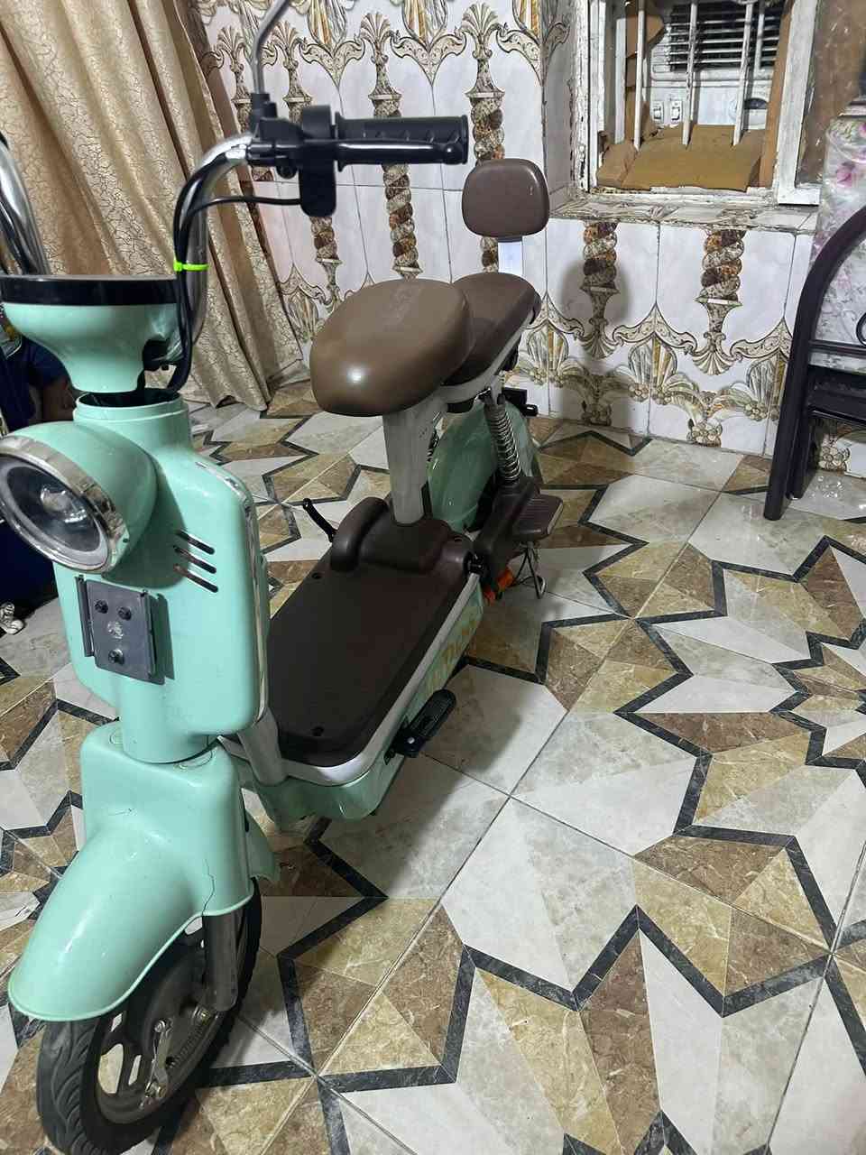 السلام عليكم دراجه شحن حجم 14 جديده كلش والله متروكه بيه4 بطا ريا ت بيه وحده ضعيفه السعر 200 الف بغداد حي الأساتذة قرب حي الجهاد *********** تحياتي للجميع

