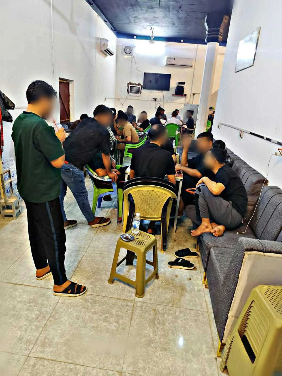 كوفي للبيع قرب جسر الحمام
لتواصل ***********

