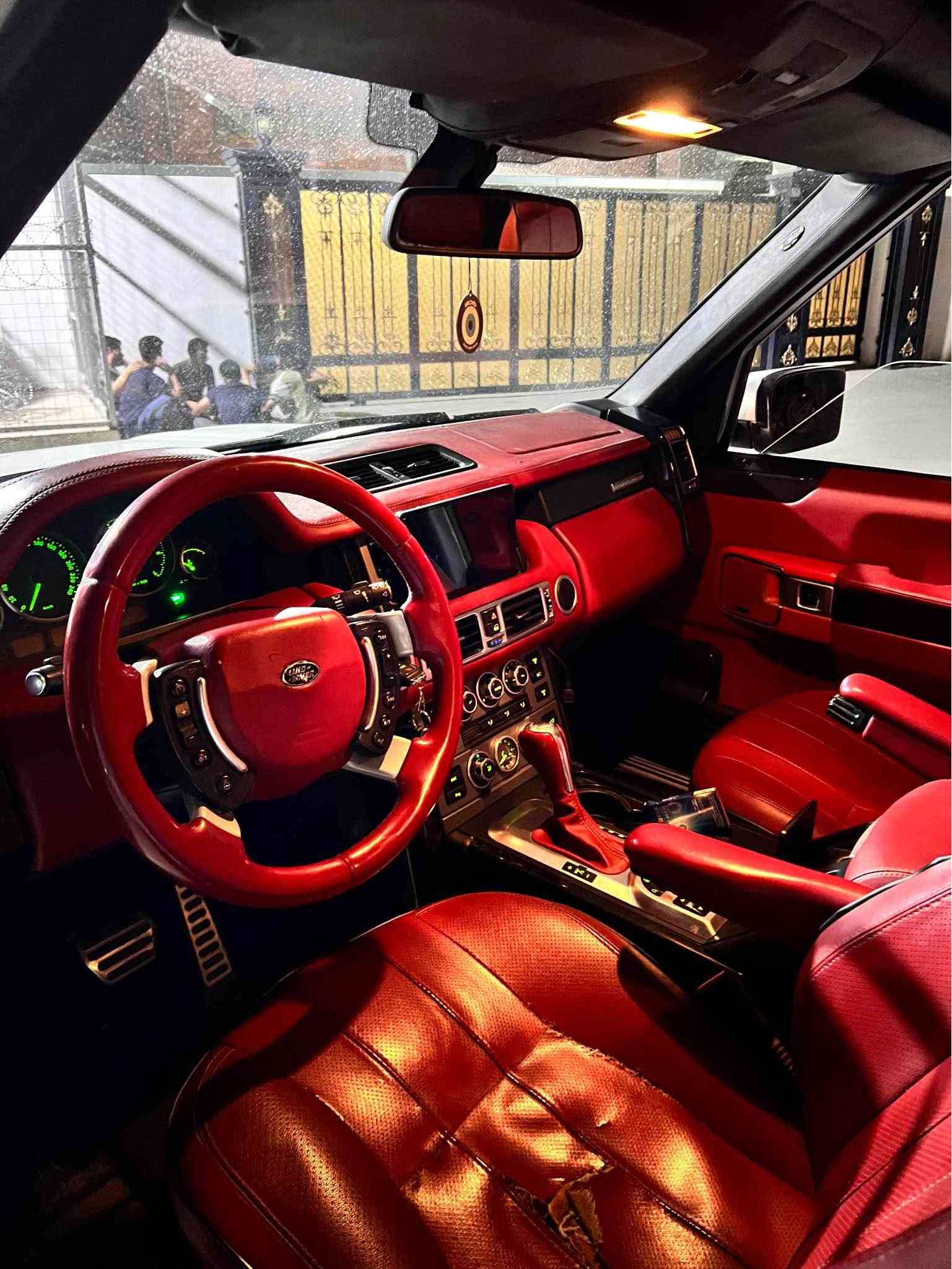 Rang rover Vogue 2007

8 دۆلار غرامە لەسەرە سیارەکە بێ بۆیاغە تەنها 3 پارجەی پێشی کراوەتە 2013 
سەیارەکە 8 پستۆنی سوپەرجارجی بجوک 4.2 
سعری 90 وەرەق و مەجالەجی زۆر کەم أربيل, العراق

