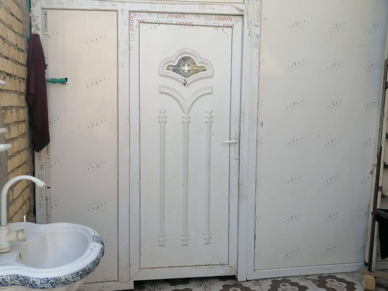 سلام عليكم بيت للبيع في الكوام الغربي مساحته ١٨٠ متر متكون من ٢ غرف وصاله كبيره ومطبخ واستقبال ٤*9
