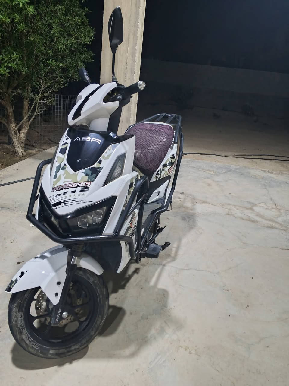سلام عليكم من رخصت الادمن موطور شحن للبيع 
6بطاريات 
3سرعات 
ويل حجم 12 
إلاستفسار ‏‪+9647854621920‬‏بيه واتساب 
‏‪***********‬‏
مكان الرمادي 5كيلو
