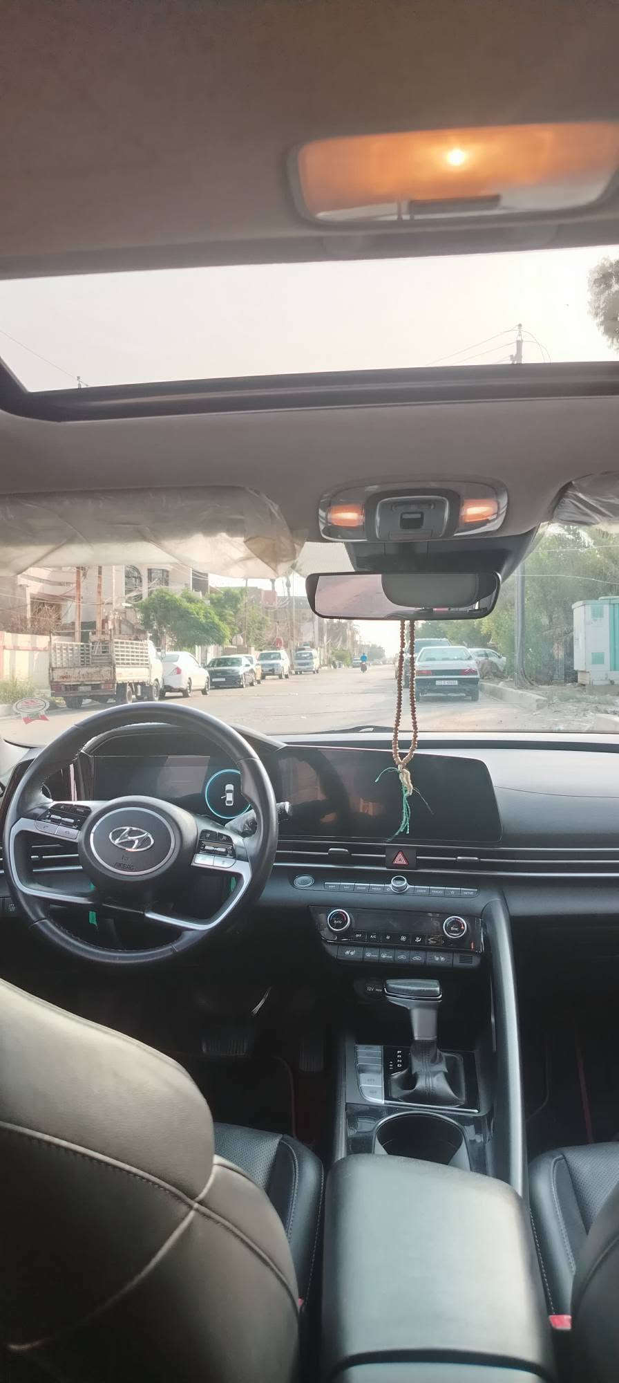 الانتره هايبر فول مواصفات 1/1 اعلى فئة
كير dct دبل كلج رياضي 
3 وضعيات قيادة سبورت نورمال سمارت
خزن ميموري مقاعد جلد تحكم كهرباء
رادارت امامي وخلفي وحساسات
تحكم ستيرن تثبيت مسار كروز سرعة
اشارة مري نقطة عمياء 
اضاءة داخلية ليد 64 لون جميع الجهات
تبريد تدفئة مقاعد
تبريدها ثلج كومبر يسر هايبرد لا يتعمد ع المحرك
بانوراما سقف ثانوي
سماعات bose محيطي
التفويلة  تمشي تقريبا 850
استيراد شخصي السيارة باسمي 
جديدة ومابيها اي نقص
السعر ١٣٦ 
مكاني بغداد 
*********** بيه وتساب وتصال
