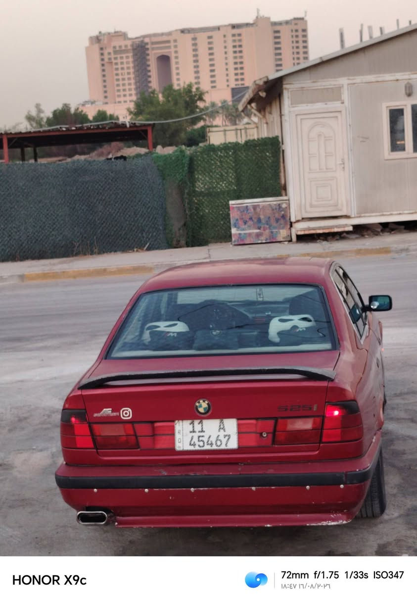 السلام عليكم
للبيع بي ام حجم 525 بجم عريض  مكينه مسكر كبس موديل 1991 كير كهربائي صدر؛ 70٪ كهربائيات كله شغاله تبريد ثلج دعاميه خلفيه M فتحه سقف سياره دبل أيرباك جام كله كهربائي ويل خليه   رقم بغداد نكليزي 

مكان السياره بغداد اليرموك حي الداخليه

السعر ٥٠ وبيه مجال او مراوس 535حسب القناعه
***********
