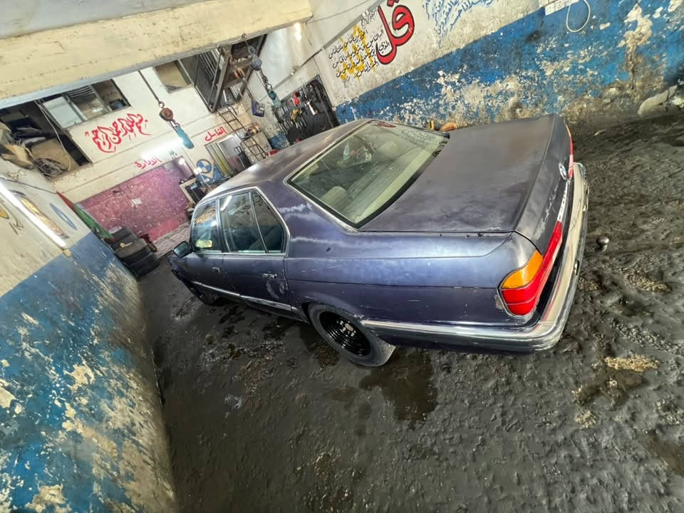 سلام عليكم بي ام 735 موديل1990بغداد بسمي تحويل ثاني يوم هزه جديده سياره بلاديه جارده بدون اخياس بدون ضربه كهرباىيات بلاديه كير مكينه صدر جديدغرفه مخمل نضيفه بطاين جدد نقص بس تبريد سعر 38 وبيه مجال رقم الهاتف *********** العنوان بغداد الدوره
