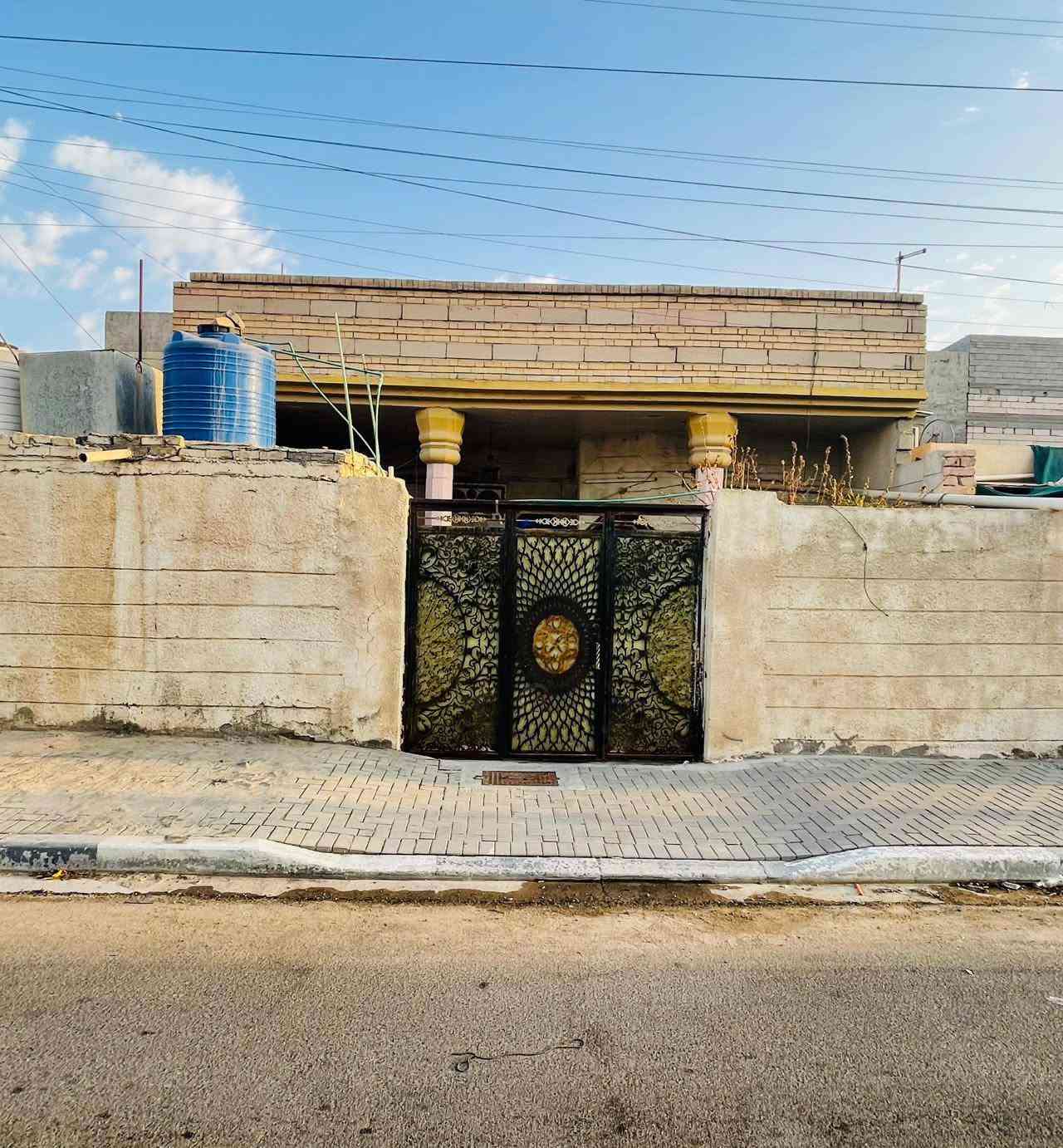 بيت للبيع طابو
بيت مساحه 200 طابو في حي الحسين (الريسز) قريب على شارع ابو ناجي يحتوي على غرفتين وصاله ومطبخ وديوان طابق واحد بناء عگاده فقط الطارمه مسلح
للاستفسار ***********
