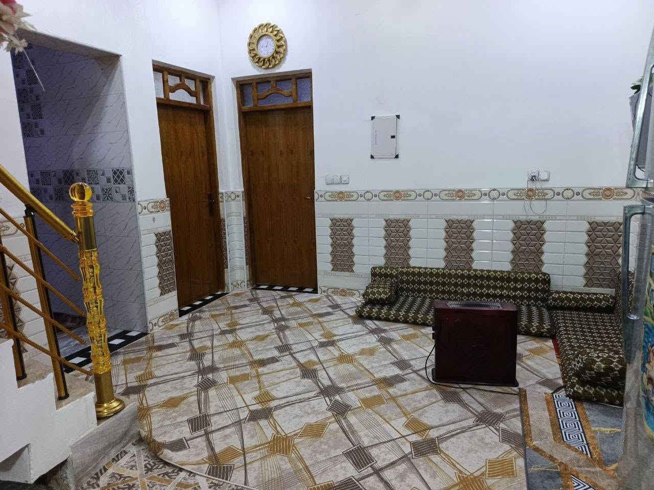 سلام عليكم بيت للبيع مساحه200(رقم وبي معامله واصله) في نهاوند العشر تالاف موقع البيت على شارع عشرين وكامل الخدامات منطقه هادئه وحلوه
سلام عليكم بيت للبيع مساحه200(رقم وبي معامله واصله) في نهاوند العشر تالاف موقع البيت على شارع عشرين وكامل الخدامات منطقه هادئه وحلوه 
البيت يحتوي على غرفتين نوم ومطبخ وصاله وستقبال ومقدمه البيت محل وفوكه شقه 
الاستفسار على رقم (***********)
الشراي يتصل ويدلل وذا ماعدك رصيد رمش
