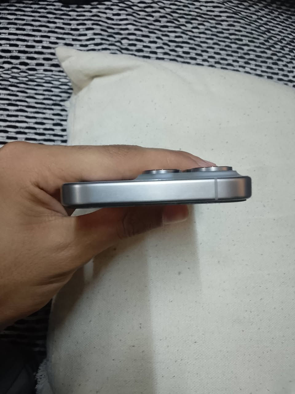 15 برو فقط نضيف ١٠٠/١٠٠ ماستر شرق أوسط هو وكارتونه بطاريه ٨٩🔋 ذاكره ٢٥٦ واتر بروف نضيف مستعجل ع بيعته مكان بغداد تواصل *********** السعر ٨٥٠ ❤️❤️
