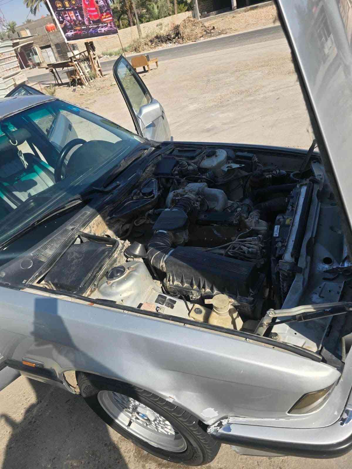 بي ام 735 محرك 3000
السياره حلوه ونضيفه تبريد ثلج 

موديل 90 

تحويل كبل ب اسم المشتري 

57 وبيها مجال حك الجيه

***********
