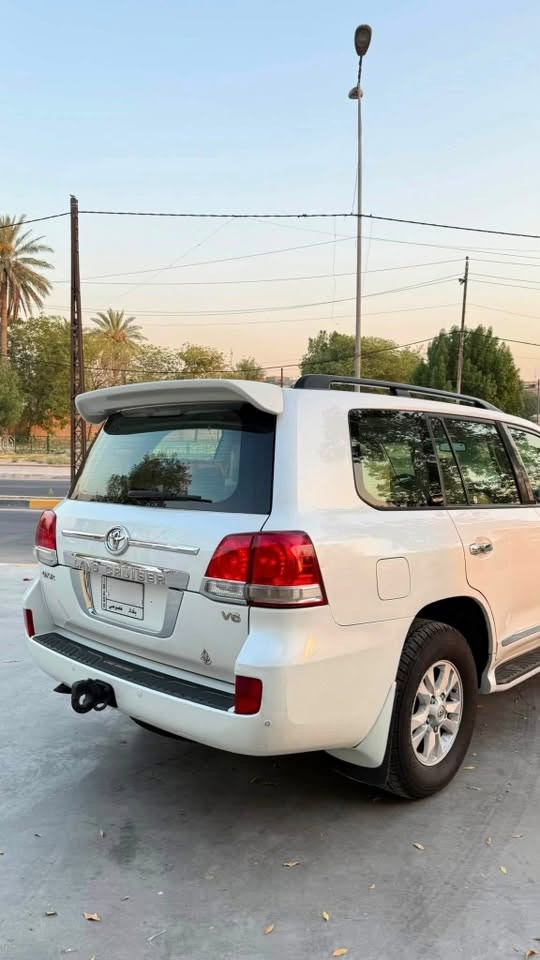 السلام عليكم
لاندكروز 2009 GX.R
‎فتحة 
‎بصمة 
‎بصمة ابواب
‎كروس سرعة 
4x4 
‎شاشة 
‎داخل مخمل مغلف جلد 
‎3 قطع تبريد 
‎حساسات امامي خلفي  
‎لايت زنون اصلي 
‎ ومواصفات الاندكروز المعروفة 
السيارة جاهزة وكفالة عدا الجاملغ الامامي كلير فقططط
السيارة ماشية 141  
مكان السيارة بغداد  
رقم الهاتف :***********
@إشارة
