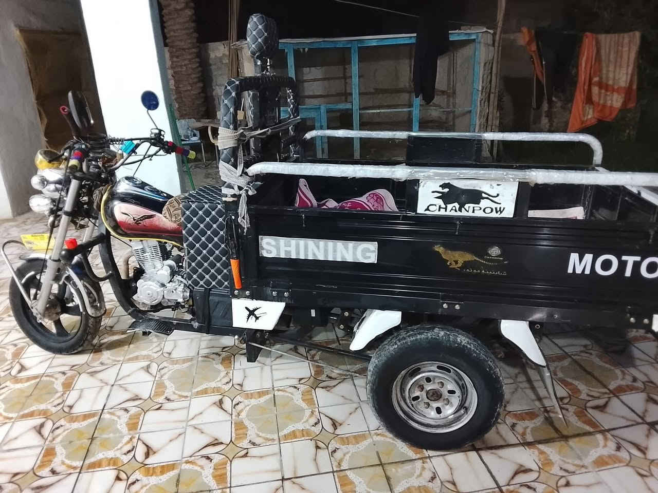 جمره موديل 22 محرك 25 برغي مامفتوح بيه  أوراق موجود رقم شاصي بس بيه نقص بوراقه  سعرها 1250 وبيه مجال
