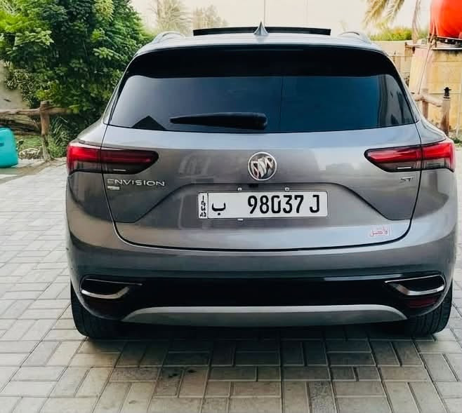 سلام عليكم
سياره لبيع تراهم مراوس 
2022
BUICK ENCLAVE PREMIUM AWD فخر
 الصناعة الامريكية
بيوك انكليف بريميوم موديل 2022
،، المواصفات ،،
محرك 6 سلندر 3600 VVT تنفس طبيعي 
يشتغل بانزين عادي
بصمة تشغيل + بصمة ابواب 
مقاعد منفصلة ملكي 7 راكب 
مقاعد جلد + تدفئة وتبريد + مساج امامي + كهرباء 
طي المقاعد الخلفية كهرباء 
التحكم بالمقود كهرباء + تدفئة بالمقود 
رادار امامي + خلفي + جانبي + تنبية اهتزاز مقعد السائق عند الاقتراب من شي 
5 كامرات محيطية + اسطفاف تلقائي
حساس امامي + خلفي 
صندوك كهرباء + استشعار الفتح عند الاقتراب 
تشغيل عن بعد 
داتو شو عرض بالجامة الامامية 
تحكم فول 
انظمة قيادة متعددة 
فور ويل 4×4
لايت زنون عالي ناصي + لد نهاري + بك لايت لد
كير دكم 9 نمر 
هندبريك دكمة 
نزول الجام وصعودة بالريمونت
انارة داخلية + اشارة ترحيب بيوك
تبريد 3 قطع ثلج بدون فصلة بالوقوف
ويل كب مقاس 18انج
وبعد بية مواصفات هواي 
السيارة رزانة وعزل ممتاز جدا 

حادثهة موضح فقط جاملغ امامي بدون دواخل بدون ايرباك 
مكانه بابل الشوملي 
السعر 153 
رقم اربيل  
***********

