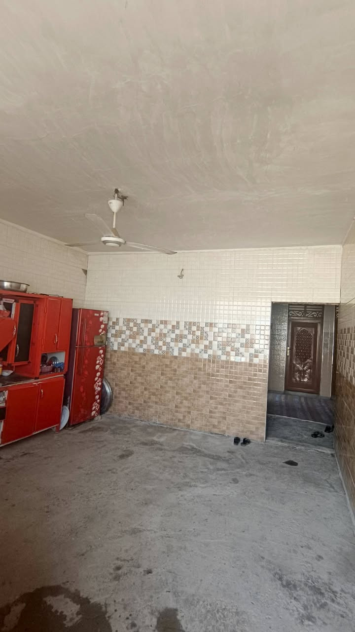 سلام عليكم بيت للبيع 200متر أمانة مصفر
استقبال ✅
مطبخ ✅
صاله ✅
حمام ✅
غرفتين نوم ✅🤩
طابق واحد بناء مسلح بلوك 
. السعر 60وبي مجال لتواصل ***********
