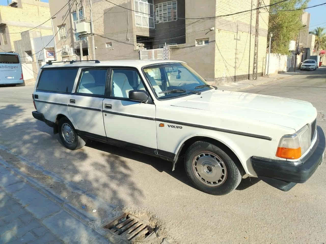 فالفو موديل 1992 رقم بغداد للبيع تخم تاير تبريد ويه السويج سياره جاهزه كير عادي التواصل***********
عنوان النجف
