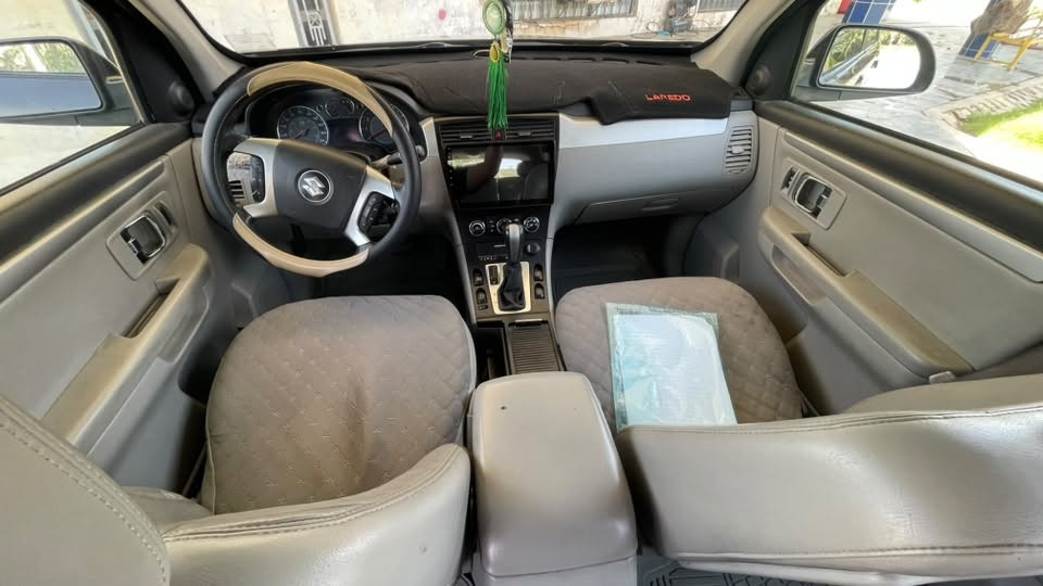 سوزوكي XL7
موديل 2008 
محرك 3600 
السياره بلاديه ومامتعوبه كير محرك تبريد كهرباىيات خير من الله على وضع الشركه 
فول مواصفات 7 راكب تبريد 3 قطع فتحه تحكمات مانع تزحلق 
شاشه كاميرا حساسات مقاعد جلد تدفئه تبريد بالمقاعد كنترول اعطال السياره جاهزه بدون نقص . عائليه وترهم خطوط 
رقم انبار بأسمي تحويل ثاني يوم . 
مكان السياره الانبار / هيت 
السعر 95 وبيه مجال لشراي 
الاستفسار ***********
