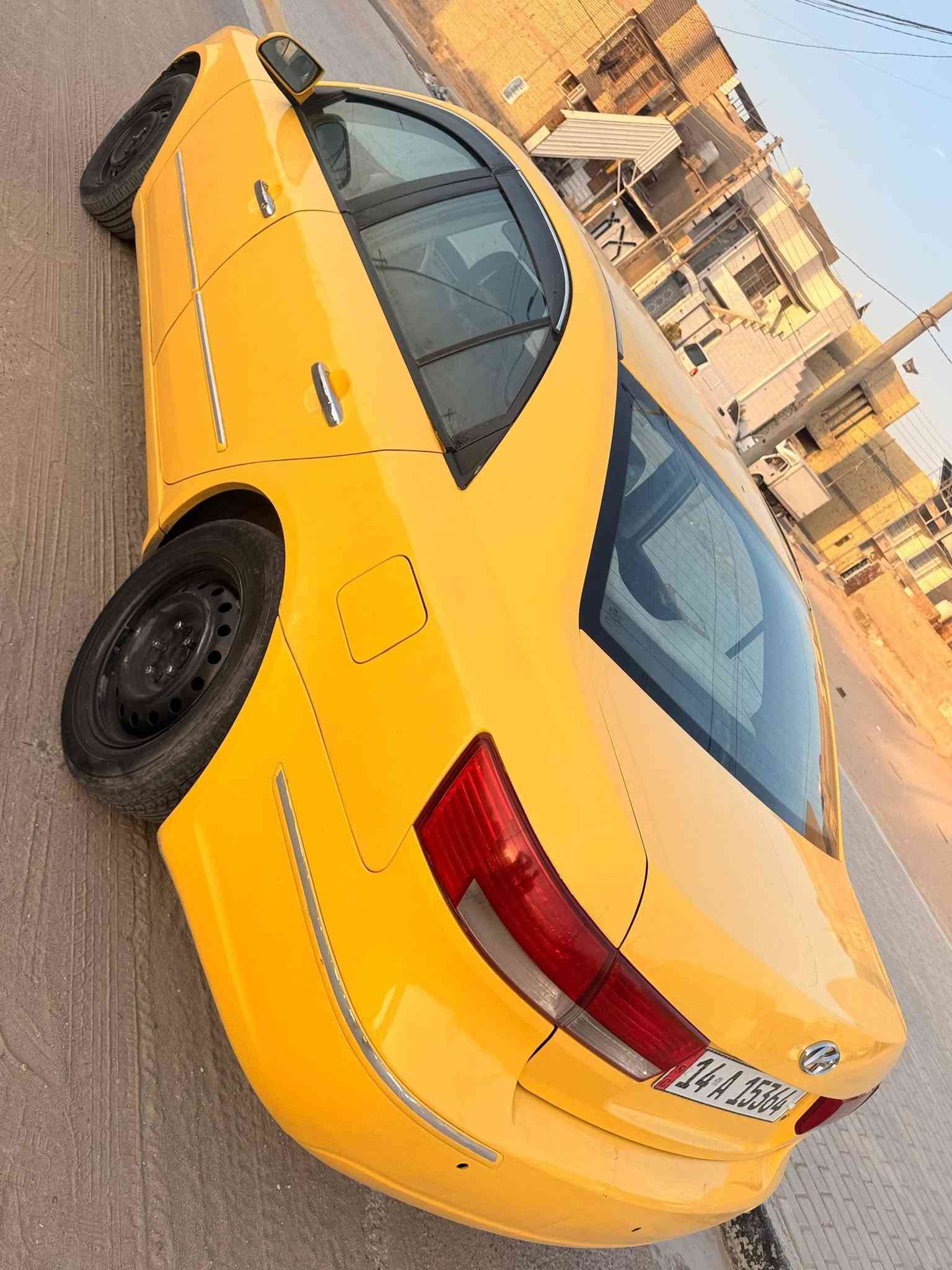 سوناتا 10 للبيع 
محرك 2000دوش 
سعر 80 
***********
مكان كربلاء
