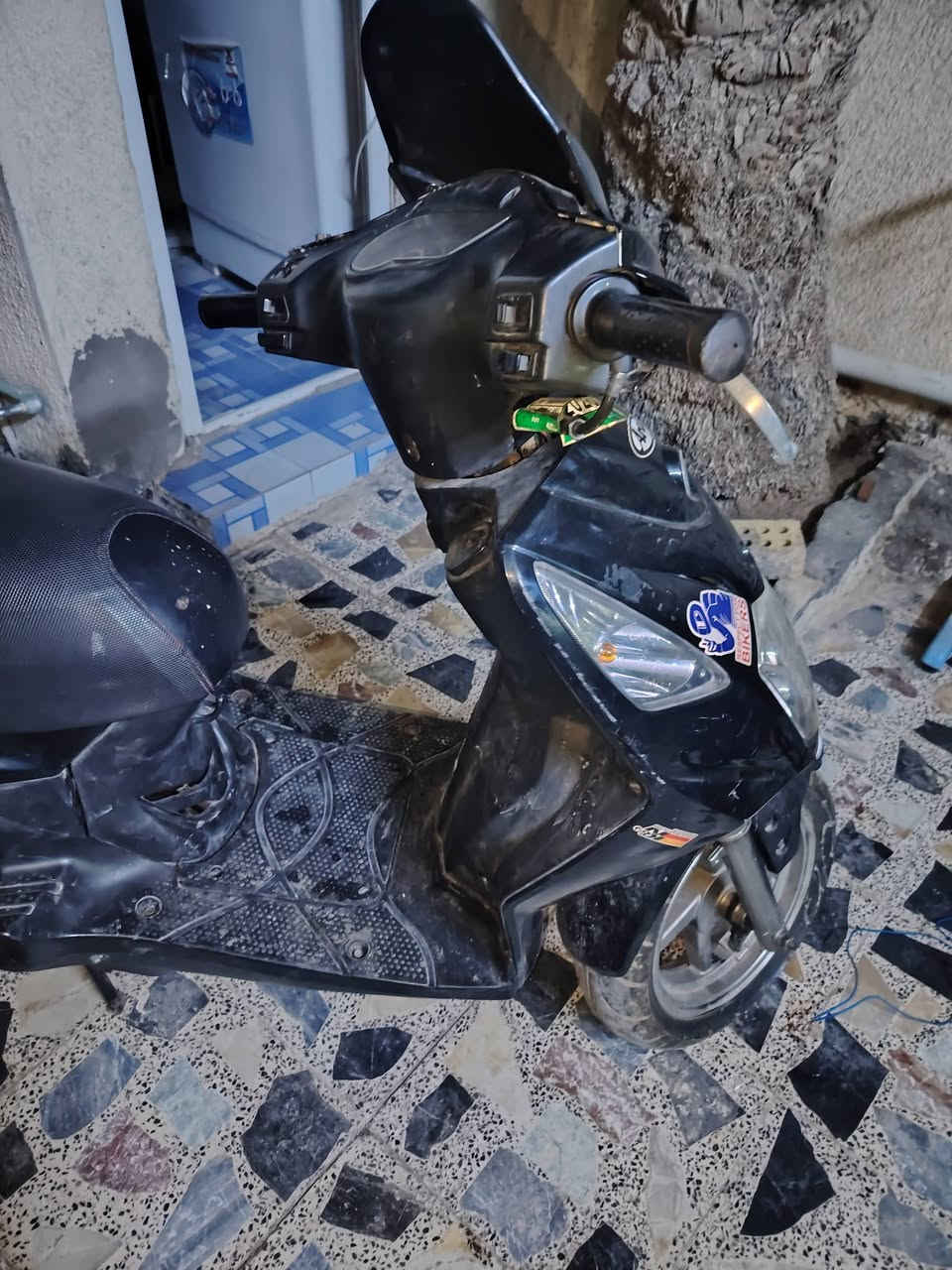 دراجة سيام مابيهة نقص بس باتري مكينة تخبل شلعة مشيها حلو *********** سعر ٣٠٠ وبيهة مجال بغداد الشعب
