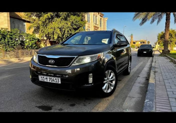 السلام عليكم
سورنتو موديل2015 فول ex
وارد امريكي حادثها دعاميه اماميه والبنيد مرشوش كلير بأمريكا بدون ضرر وبدون ايرباك 
الحادث موضح بالصور 
مواصفات 
تحكم استيرن 
ندفئه تبريد كشنات اماميه 
شاشه كبيره 
فور ويل 
بانوراما
مري شفط 
حساس نقطه عميا بالمري 
مري قلاب ويه البك 
اشاير بال مري 
ترحيب بيبان
كامره خلفيه 
سبعه راكب
بردان خلفيه 
كشنات الاماميه تحكم كهربا وخزن ميموري
3 وضعيات القياده
السعر 153وبيه مجال
الرقم ***********
